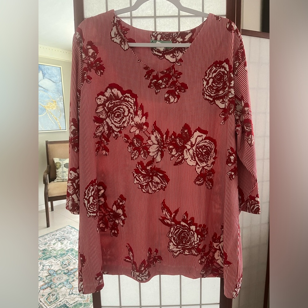 Floral Red and White Women's Top XX